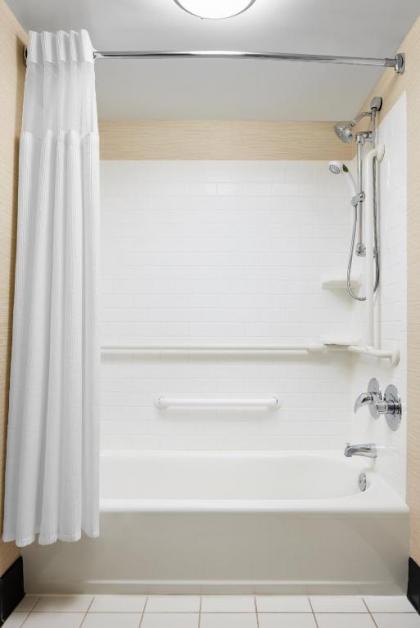Fairfield Inn and Suites by Marriott Plainville - image 5