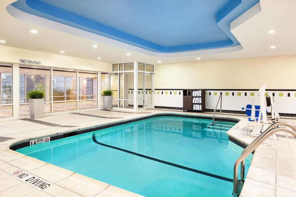 Fairfield Inn and Suites by Marriott Plainville - image 6
