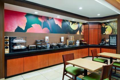Fairfield Inn and Suites by Marriott Plainville - image 7