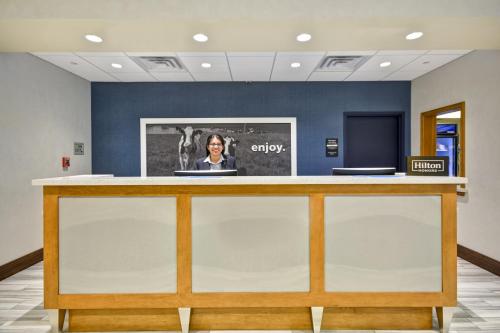 Hampton Inn & Suites Dallas/Plano-East - image 3