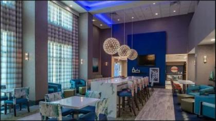 Hampton Inn & Suites Dallas/Plano Central - image 3