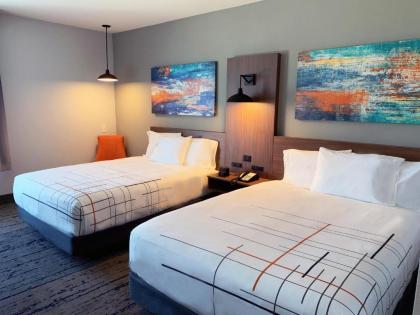La Quinta Inn & Suites by Wyndham Frisco - image 8
