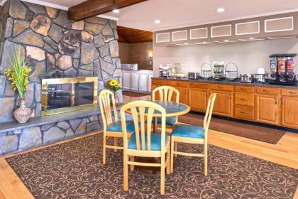 Americas Best Value Inn Plattsburgh - image 12