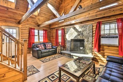 Secluded Pet Friendly Cabin with Deck and Fireplace Pennsylvania