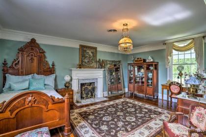 Historic Cedar Hill Mansion with Pool and Patio on Farm - image 4