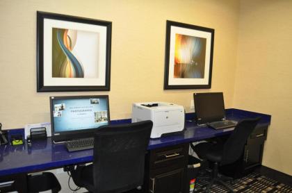 Hampton Inn Pleasanton - image 4