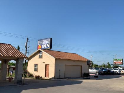 Pleasanton Executive Inn - image 11