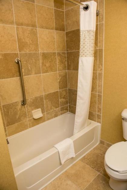 Hampton Inn Plover-Stevens Point - image 11