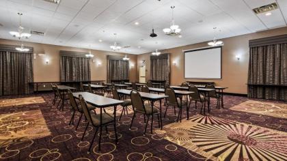 Best Western Plover-Stevens Point Hotel & Conference Center - image 3