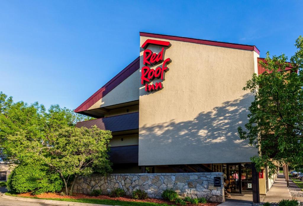 Red Roof Inn Minneapolis Plymouth - main image