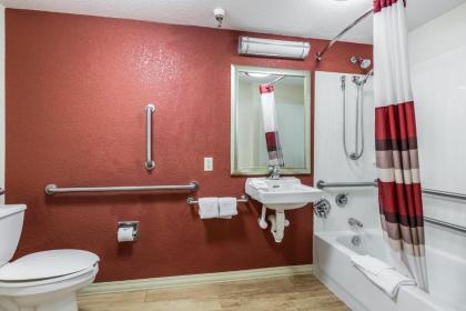 Red Roof Inn Minneapolis Plymouth - image 9
