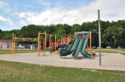 Plymouth Rock Camping Resort Park Model 21 - image 13