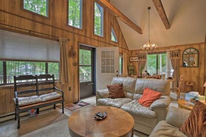 Charming Arrowhead Lake Cabin with Hammock Deck - image 8