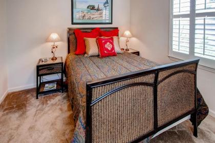 Serene Bungalow-Style Home in Point Reyes Station! - image 13