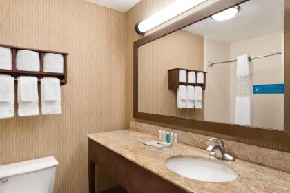 Hampton Inn Youngstown/Boardman - image 5