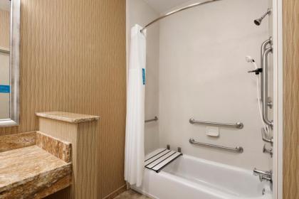 Hampton Inn Youngstown/Boardman - image 8