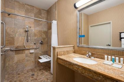 Hampton Inn Youngstown/Boardman - image 9