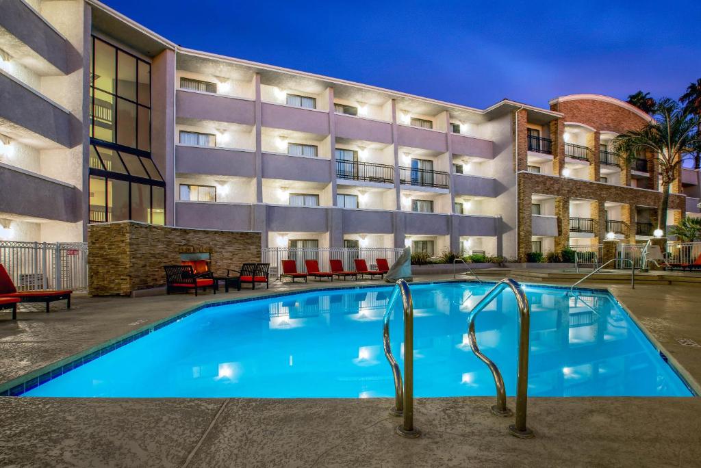 La Quinta by Wyndham Pomona - main image