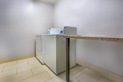 La Quinta by Wyndham Pomona - image 8
