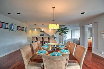 Large Pompano Home with Pool 1 Block to Private Beach - image 11
