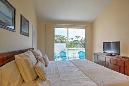 Large Pompano Home with Pool 1 Block to Private Beach - image 8