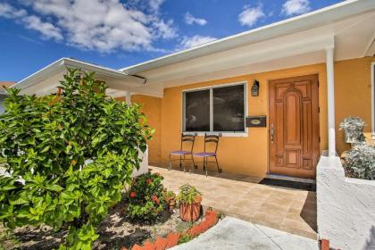 Hip Studio with Patio 1 mi to Pompano Beach Pier Pompano Beach Florida