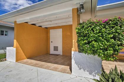 Hip Studio with Patio 1 Mi to Pompano Beach Pier - image 5