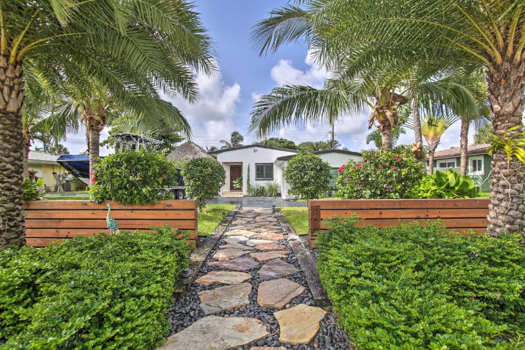Upscale Home with Hot Tub about 1 Mi to Pompano Beach - image 3
