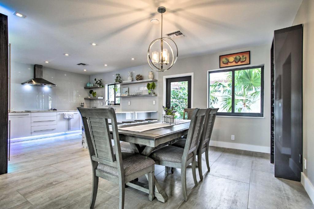 Upscale Home with Hot Tub about 1 Mi to Pompano Beach - image 7