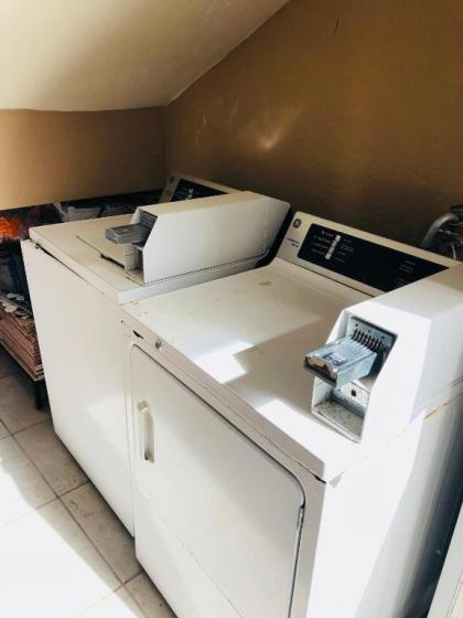 Cute Apartment with Patio and Laundry Pet Friendly - image 4