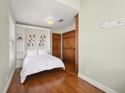 Hemingway Dream 5 Bedrooms Beach Front Sleeps 14 - image 15