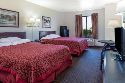 Days Inn by Wyndham Pontoon Beach - image 14