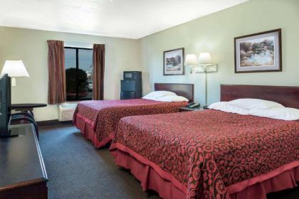 Days Inn by Wyndham Pontoon Beach - image 6