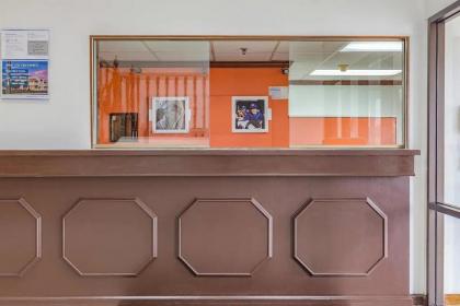 Magnuson Hotel Camelot - image 12