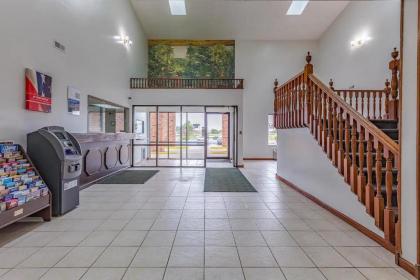 Magnuson Hotel Camelot - image 15