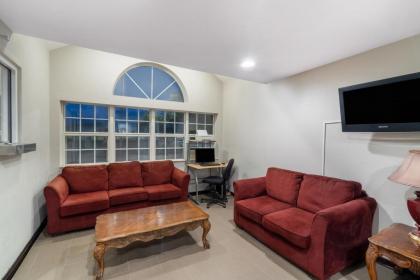 Microtel Inn & Suites by Wyndham Savannah/Pooler - image 9