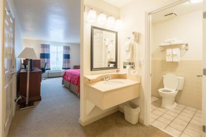 Cottonwood Suites Savannah Hotel & Conference Center - image 13