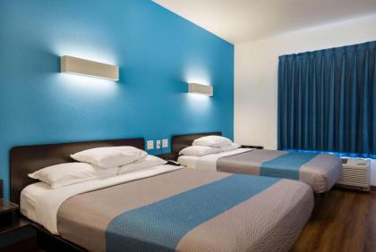 Motel 6-Poplar Bluff MO - image 12