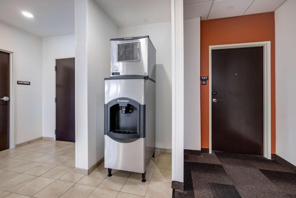 Motel 6-Poplar Bluff MO - image 4