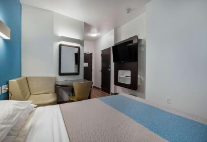 Motel 6-Poplar Bluff MO - image 7