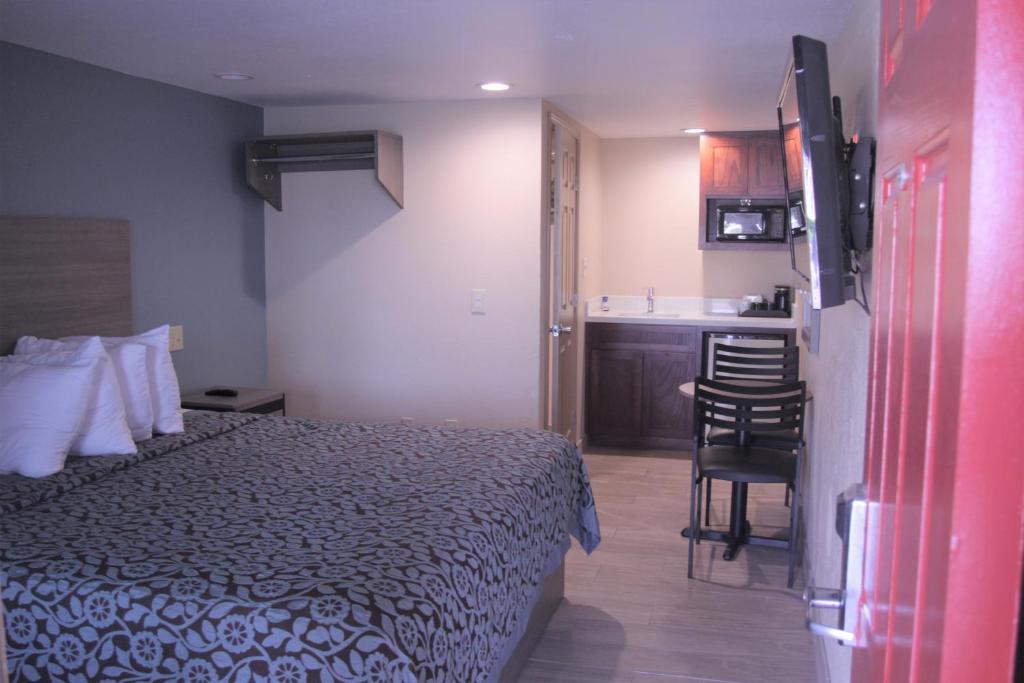 Americas Best Value Inn Port Aransas - image 3