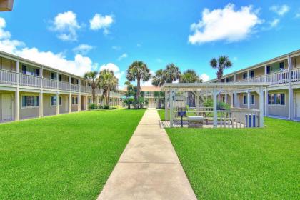 Courtyard #209 - image 17
