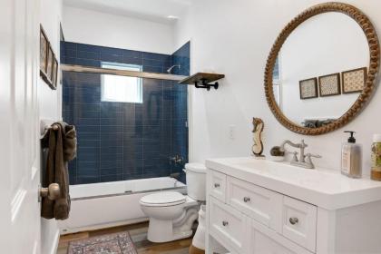 New! Marvelous Beach Home 2Min from Beach - image 10