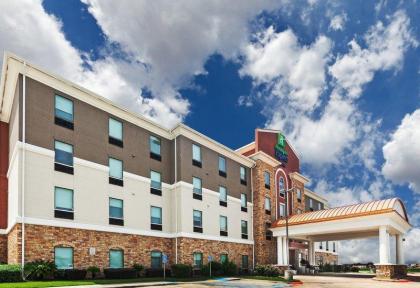 Holiday Inn Express Hotel & Suites Port Arthur - image 2