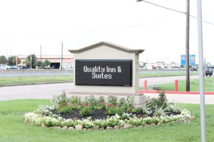 Quality Inn & Suites Port Arthur - Nederland - image 2
