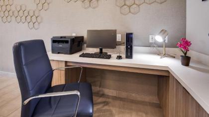 Best Western Plus Mid County - image 10