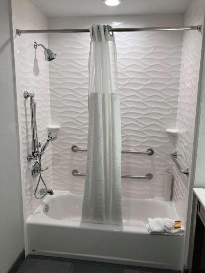 Best Western Plus Mid County - image 3