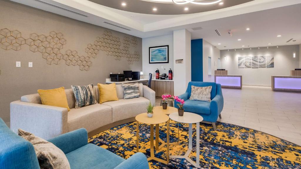 Best Western Plus Mid County - image 7