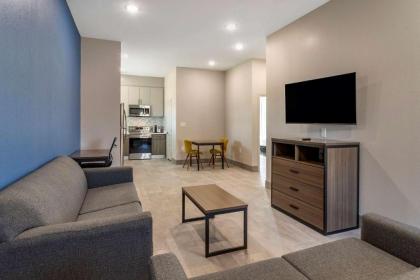 Clarion Pointe - image 13