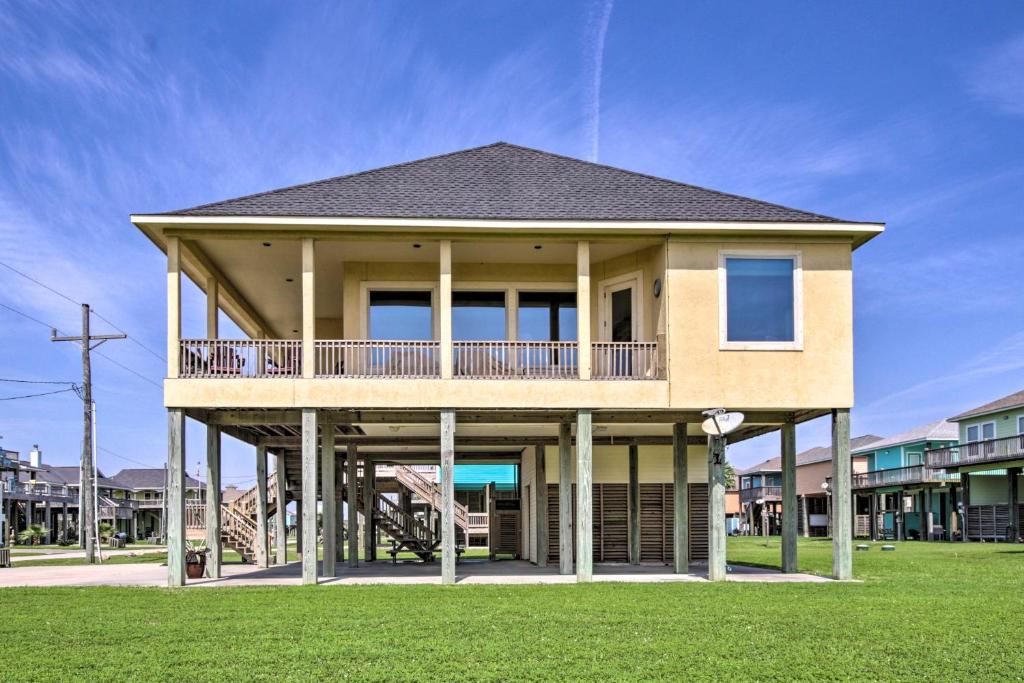 Casa Sol Crystal Beach House - Walk to the Beach - main image